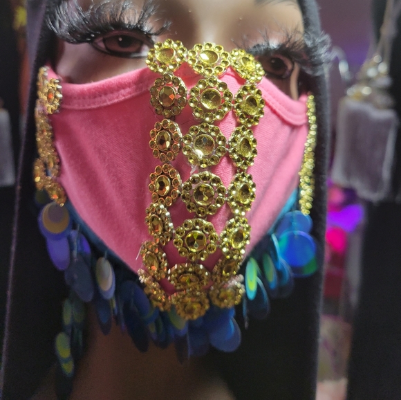 Mask - Picture 3 of 3